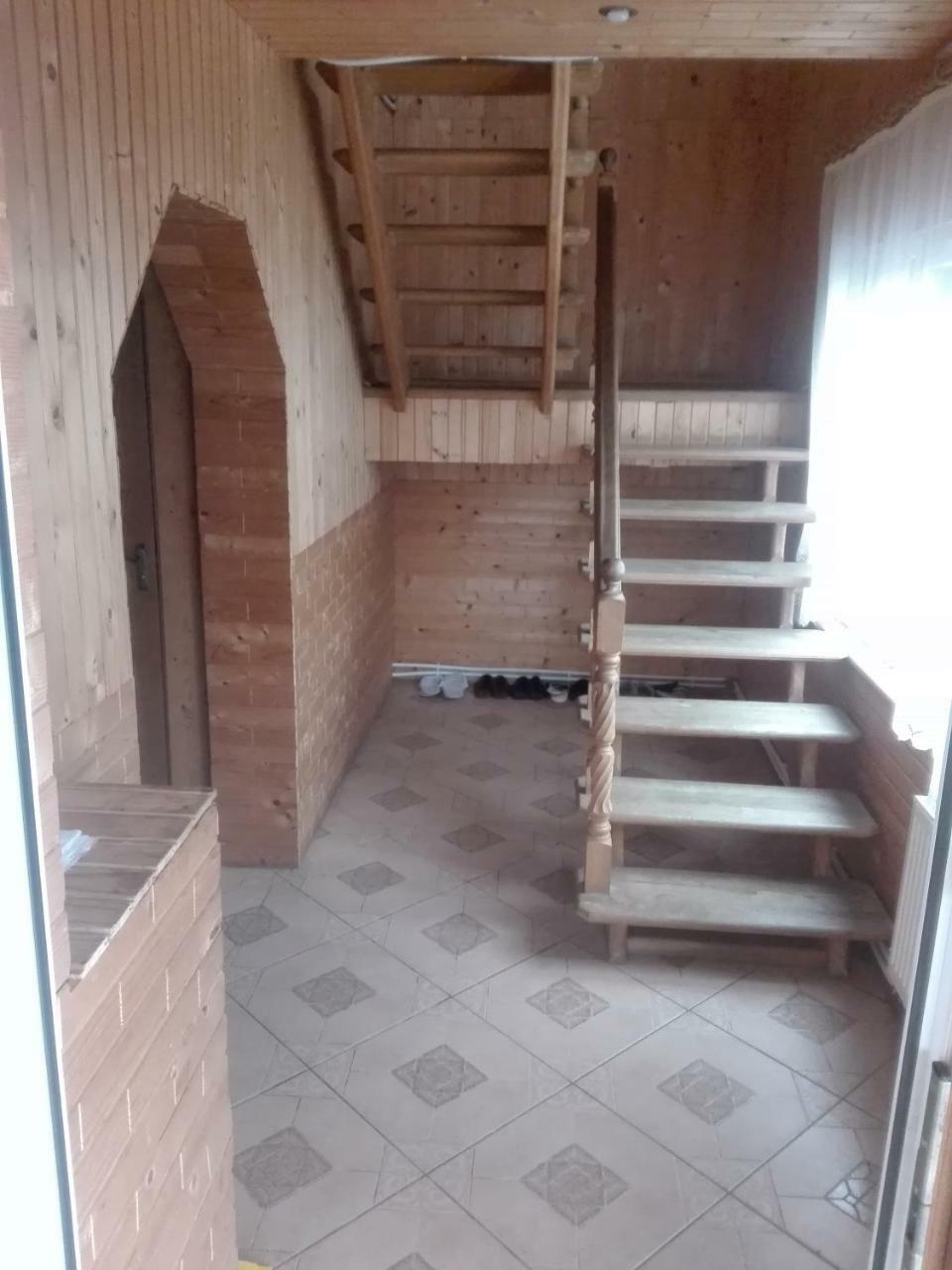 на беріжку *