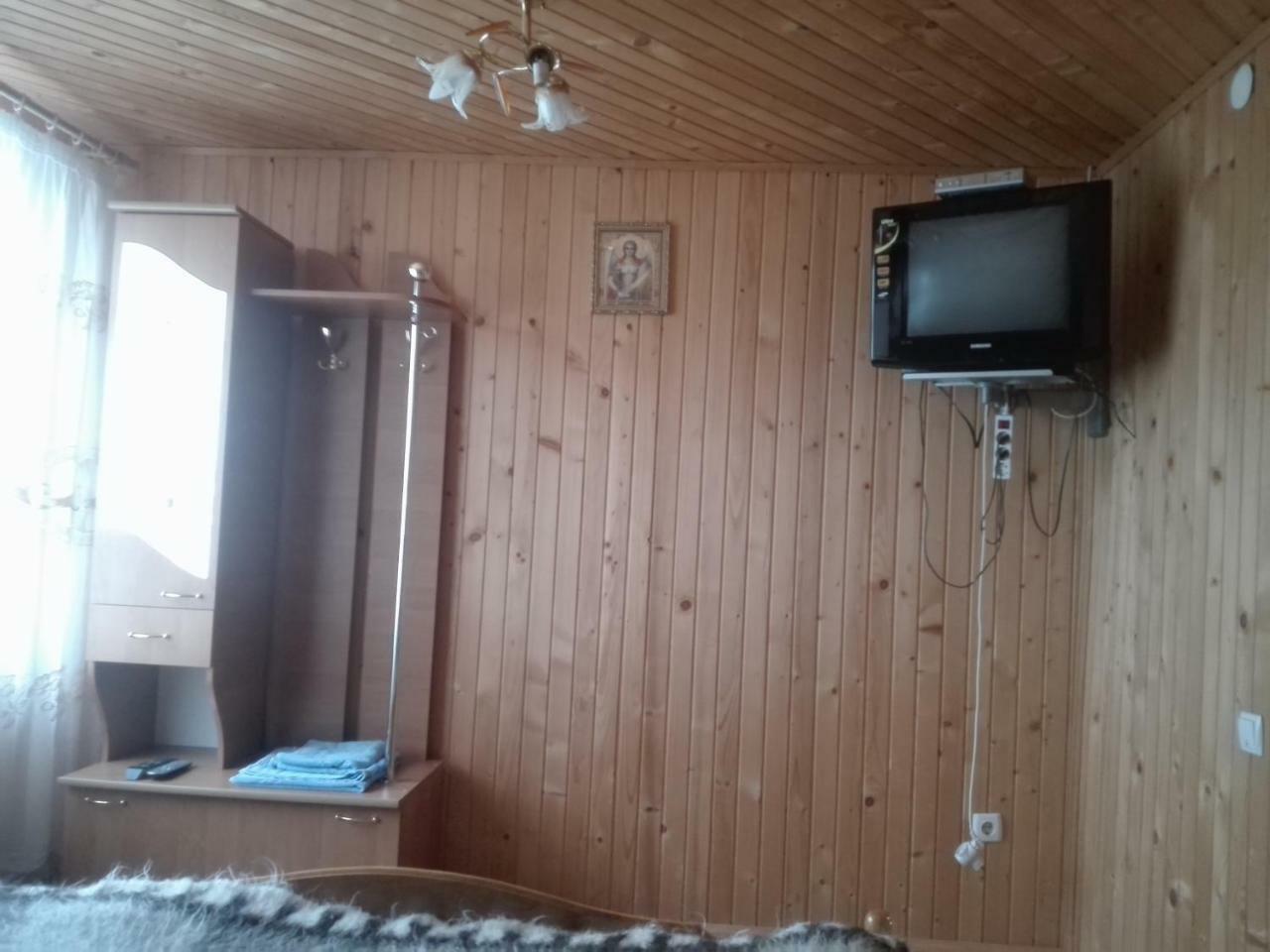на беріжку *